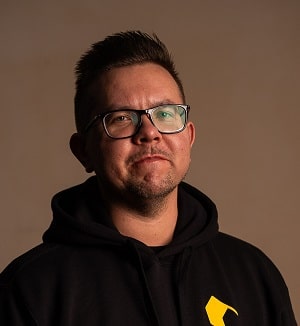 Jouni Aakula, Asbesti- ja haitta-ainekartoittaja.